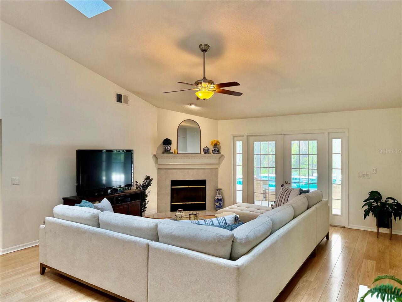 Listing Photo 17