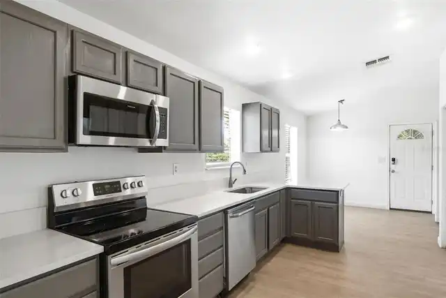 Listing Photo 15