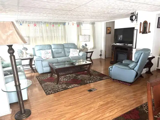 Listing Photo 6