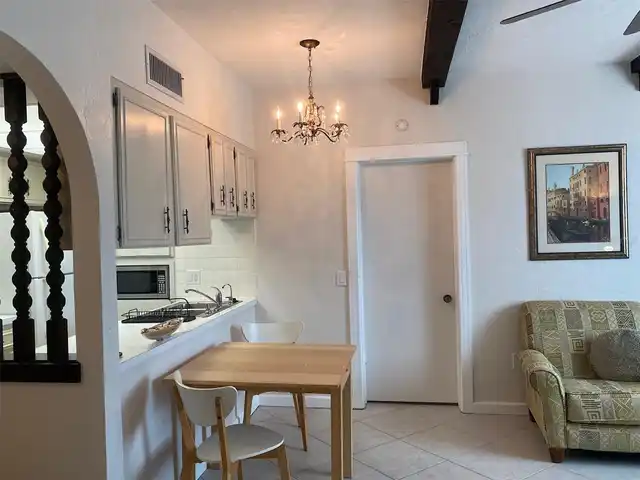 Listing Photo 12
