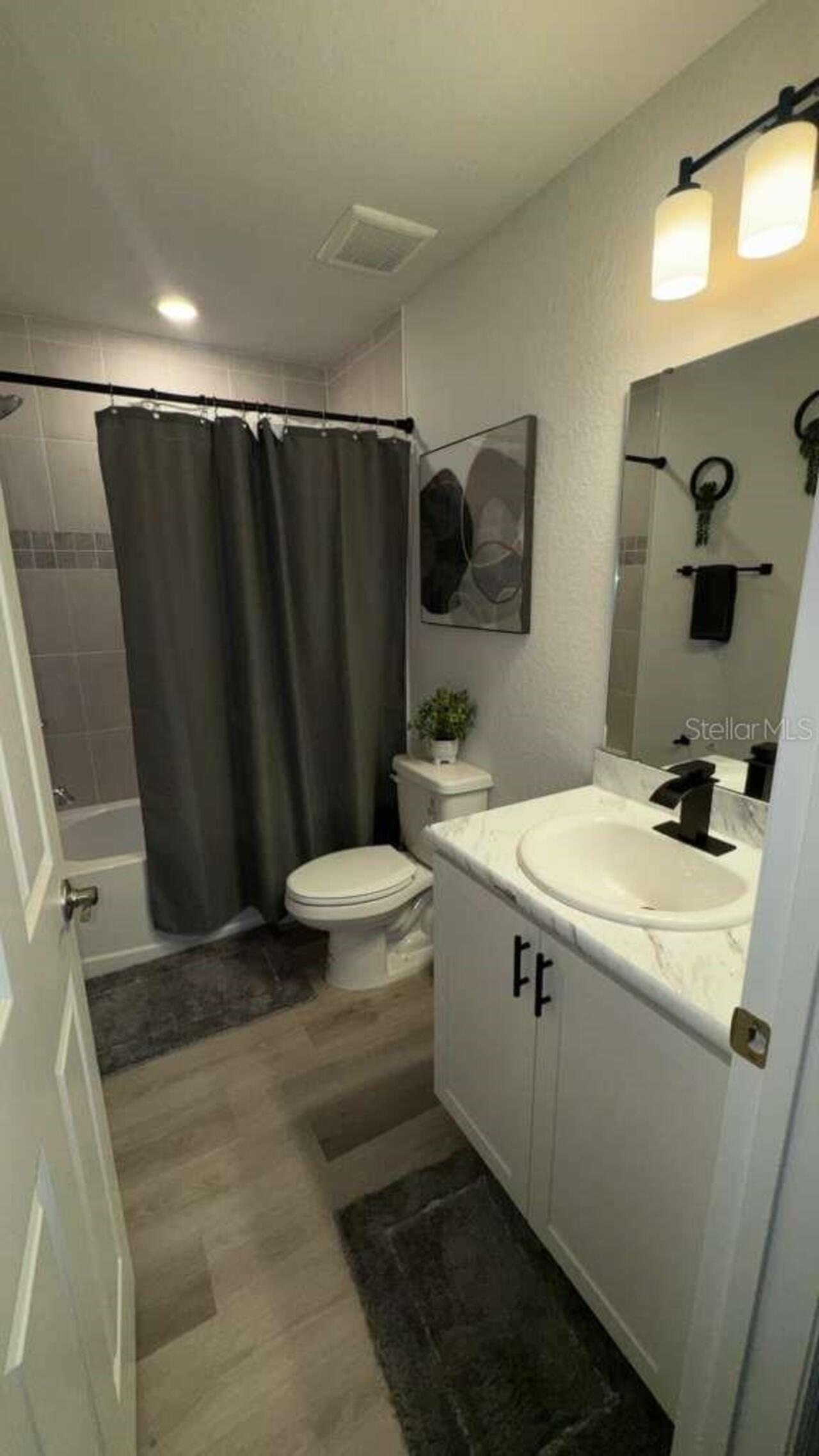 Listing Photo 8