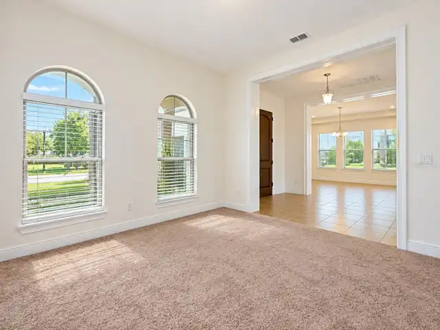 Listing Photo 7