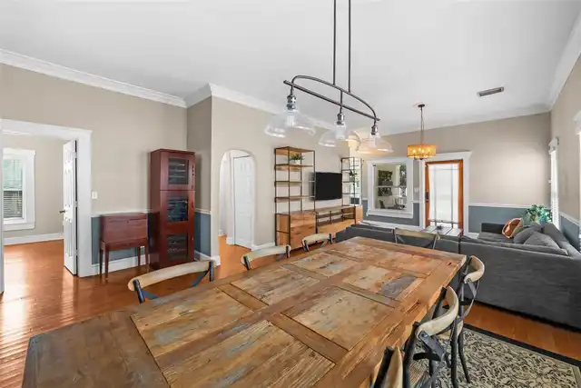 Listing Photo 10