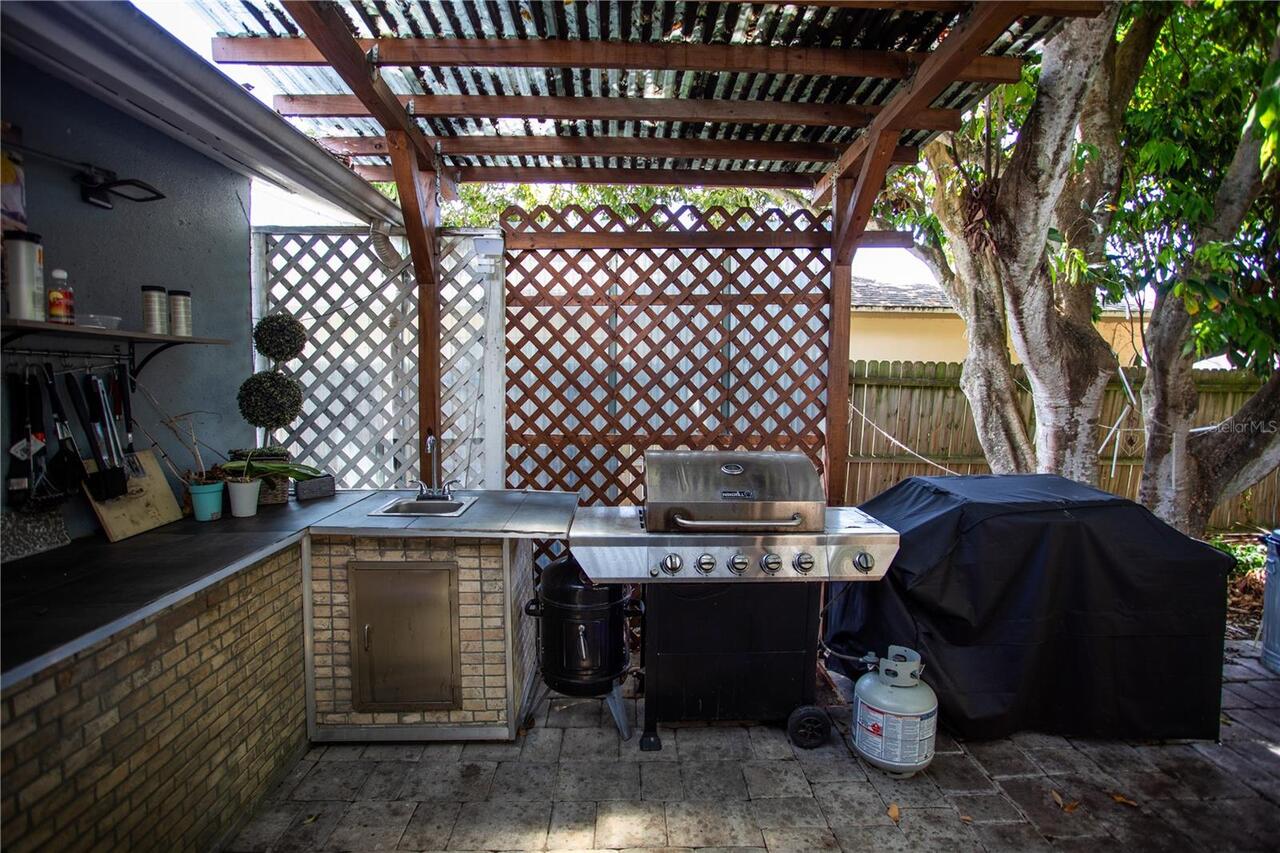Listing Photo 12