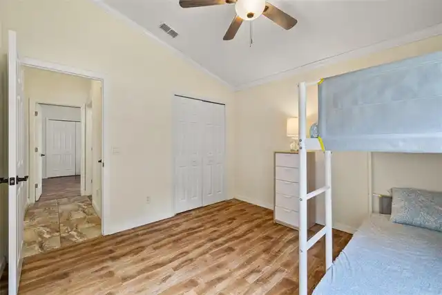 Listing Photo 22