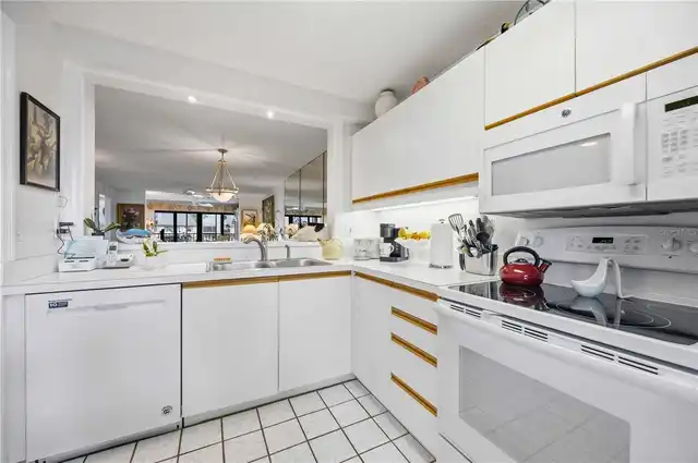 Listing Photo 9