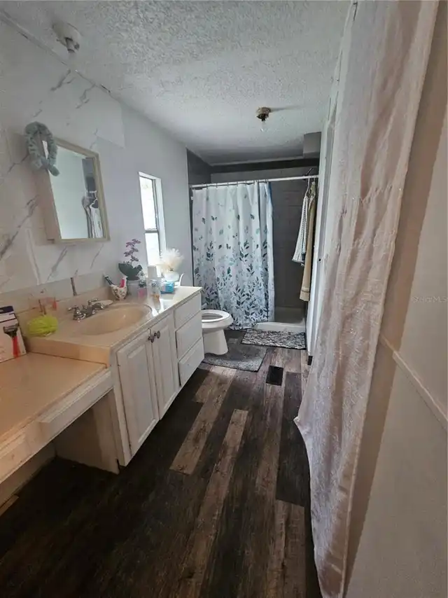 Listing Photo 9