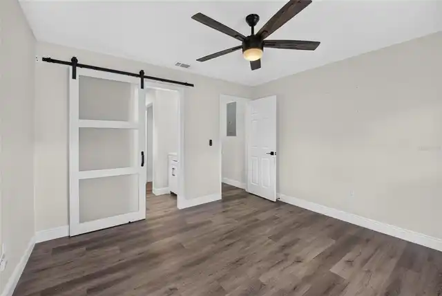 Listing Photo 9