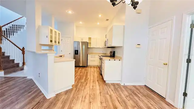 Listing Photo 17