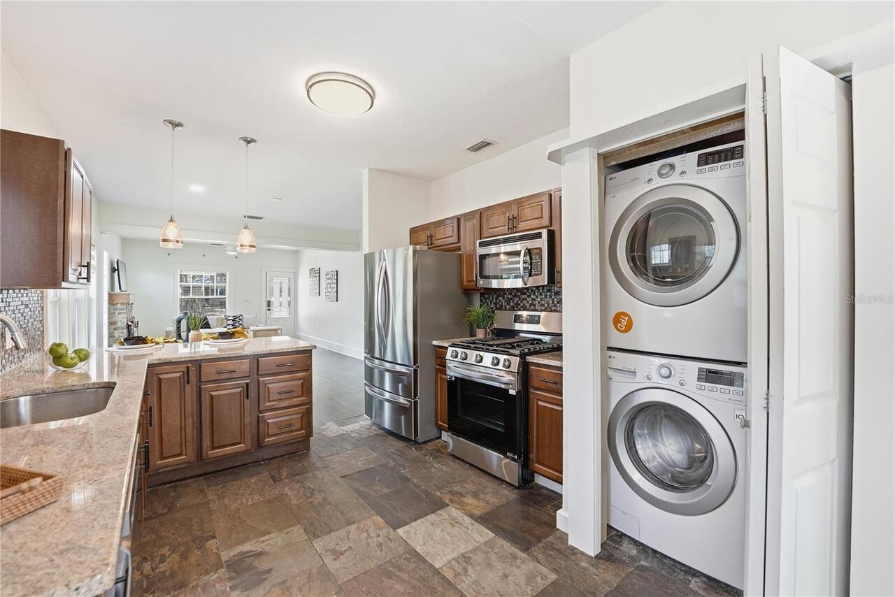 Listing Photo 12