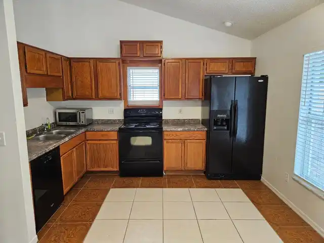 Listing Photo 6