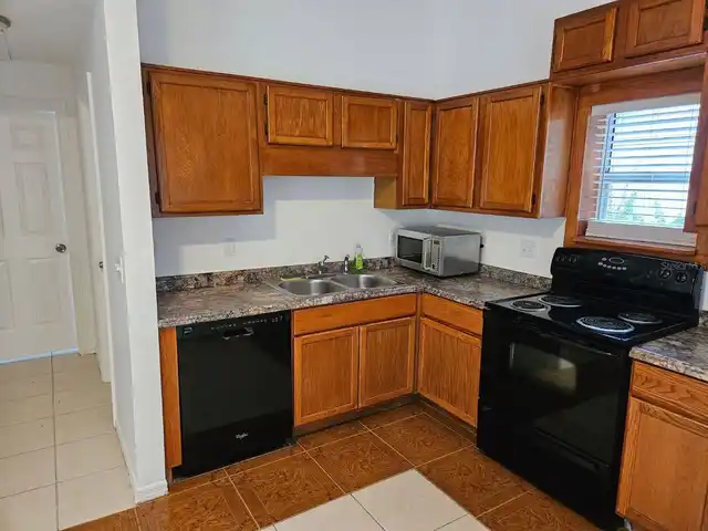 Listing Photo 7