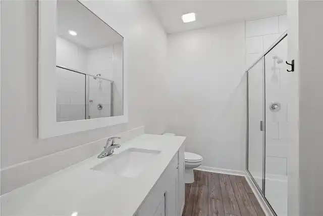 Listing Photo 17