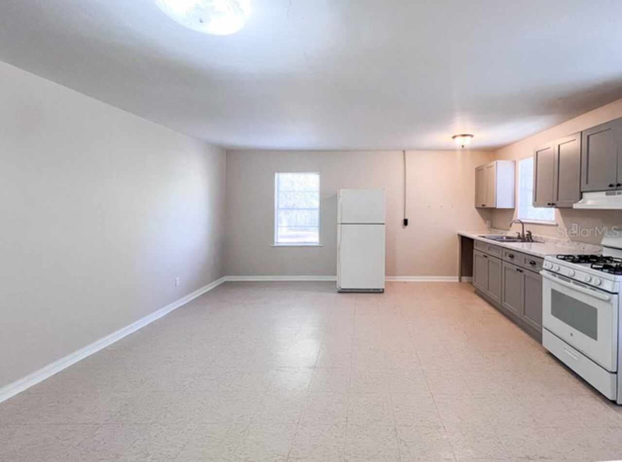 Listing Photo 8