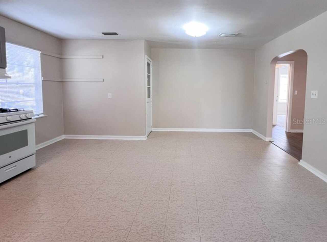 Listing Photo 9