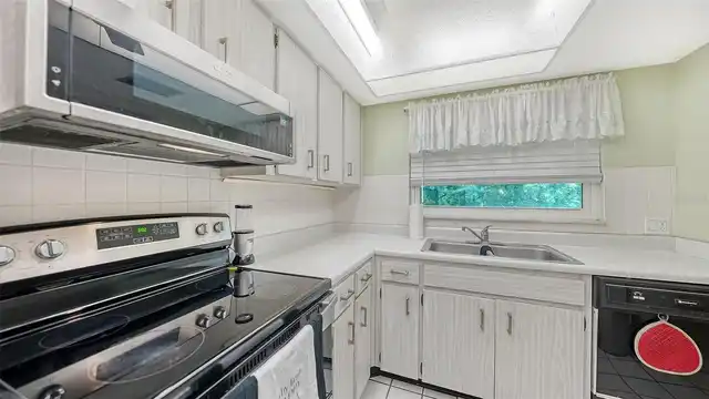 Listing Photo 13
