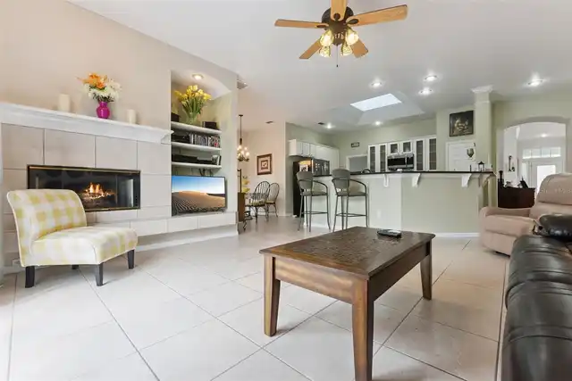 Listing Photo 12