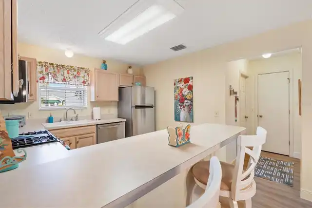 Listing Photo 6