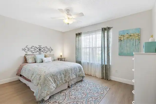 Listing Photo 22