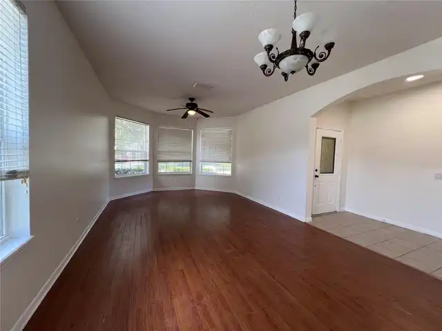 Listing Photo 7