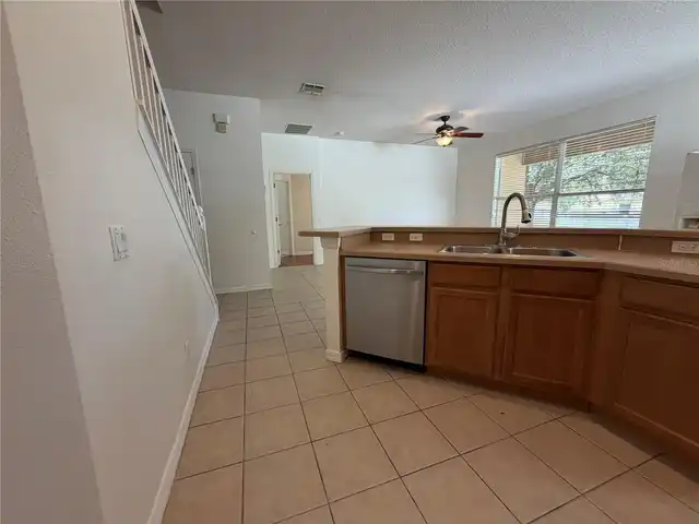 Listing Photo 10