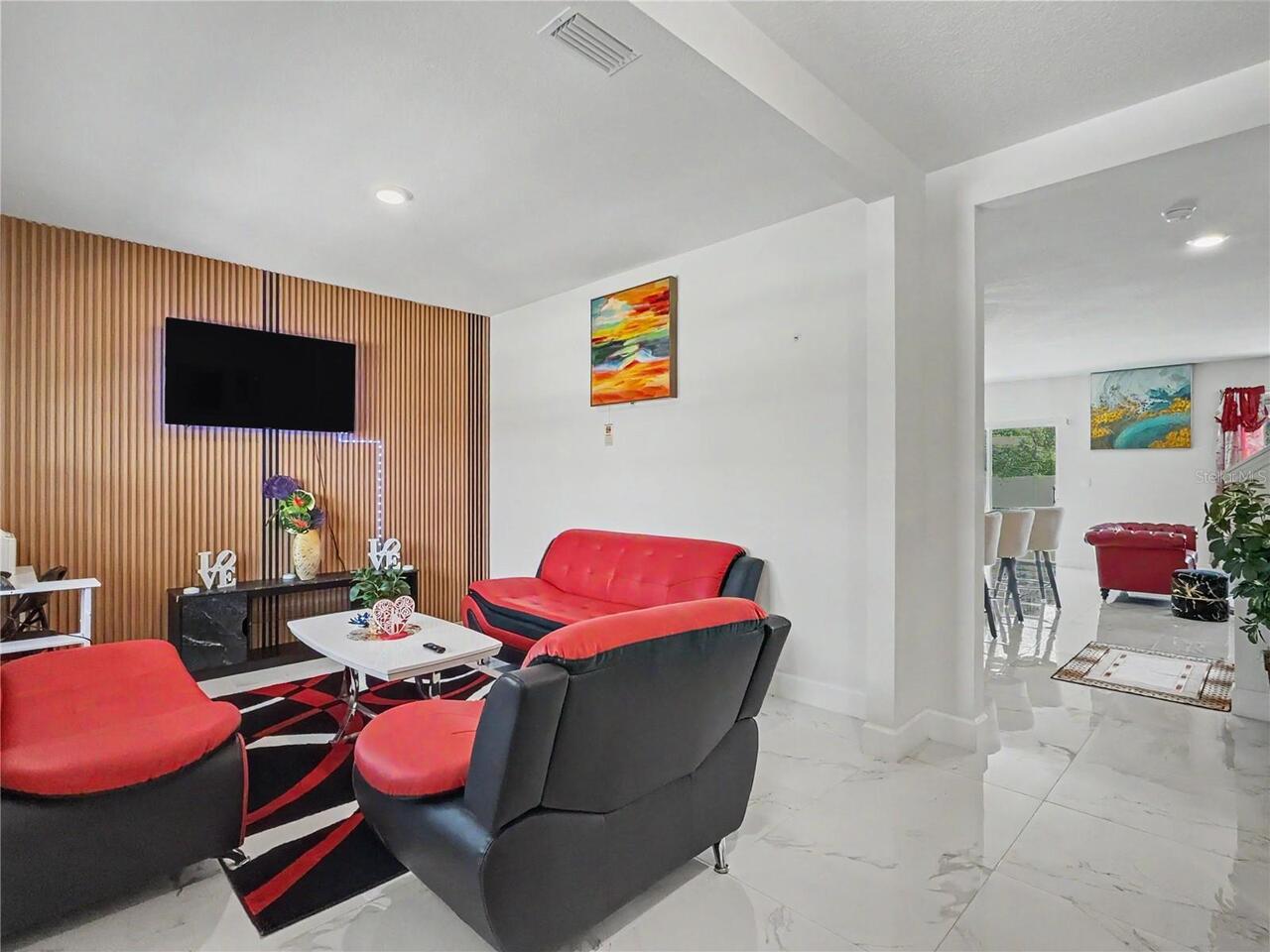 Listing Photo 8