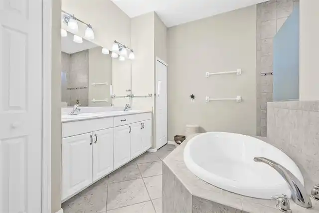Listing Photo 10