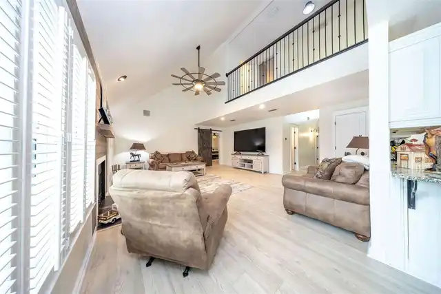 Listing Photo 25