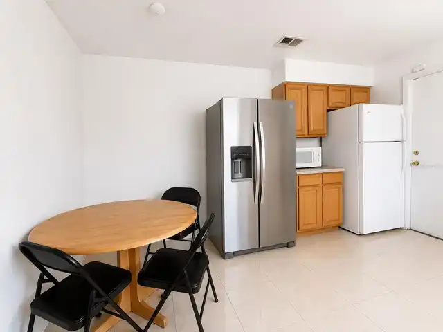 Listing Photo 9