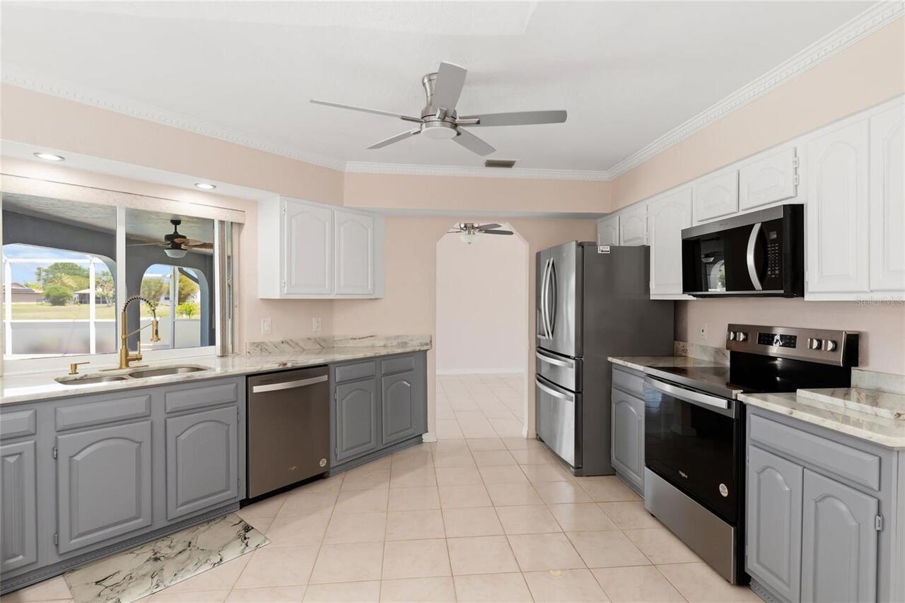 Listing Photo 12