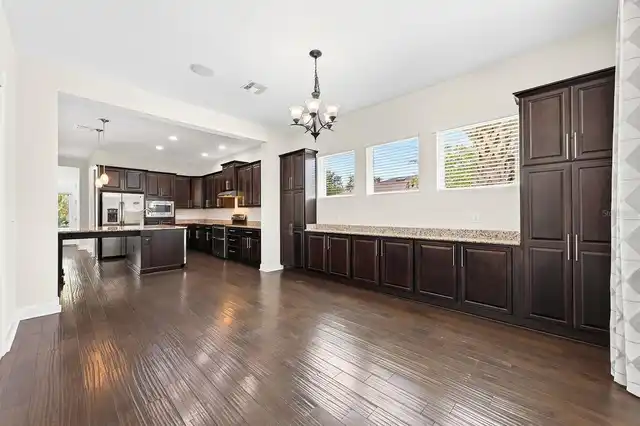 Listing Photo 10