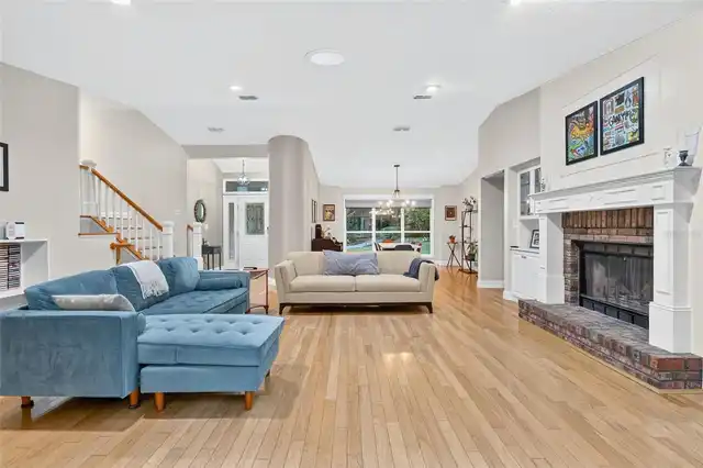 Listing Photo 8
