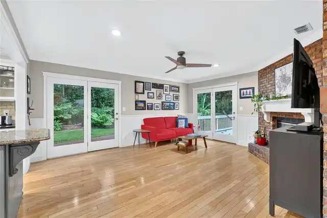 Listing Photo 11