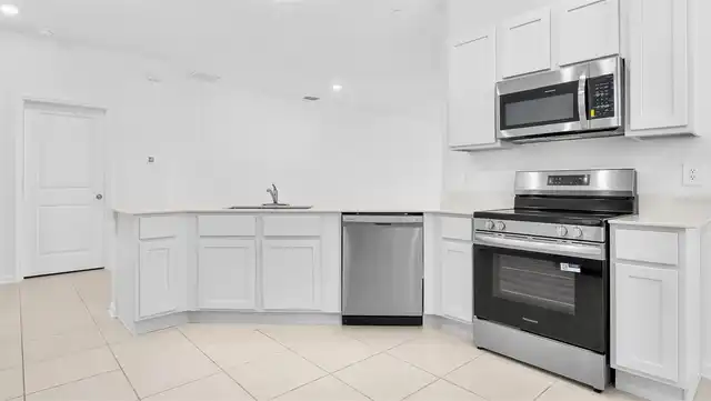 Listing Photo 9