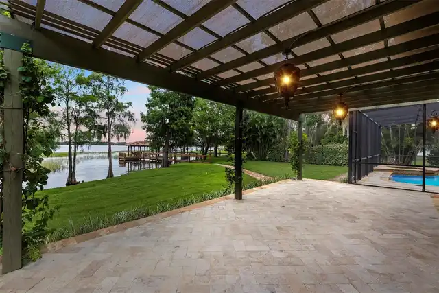 Listing Photo 12
