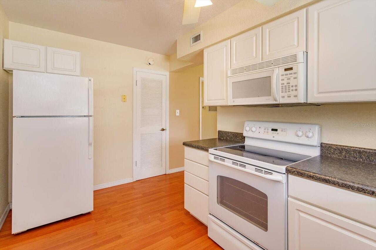 Listing Photo 9
