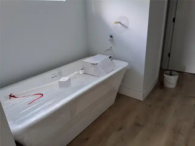 Listing Photo 12