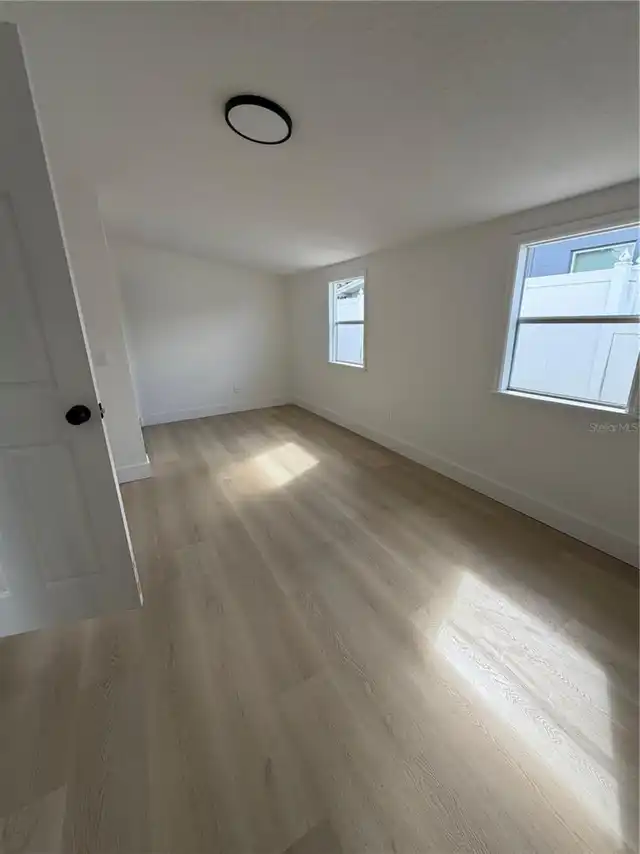 Listing Photo 33