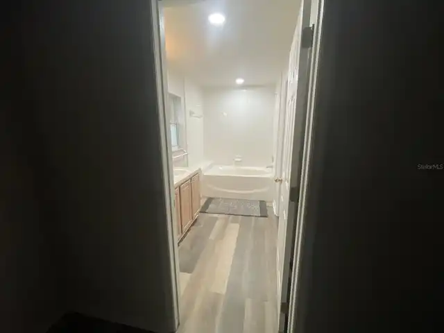 Listing Photo 11
