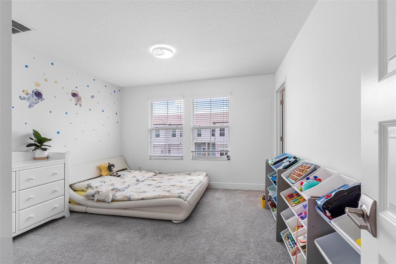 Listing Photo 10