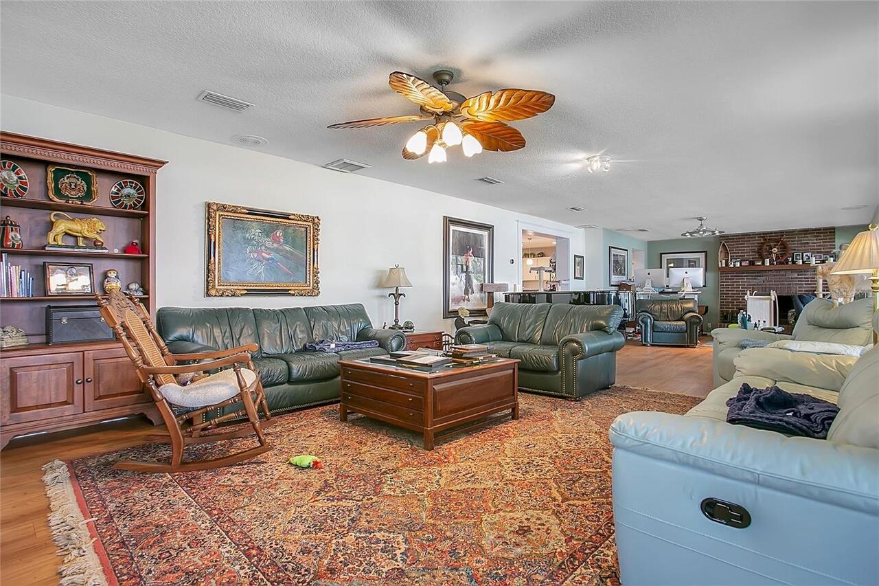 Listing Photo 8
