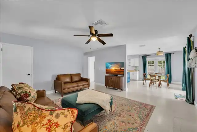 Listing Photo 8