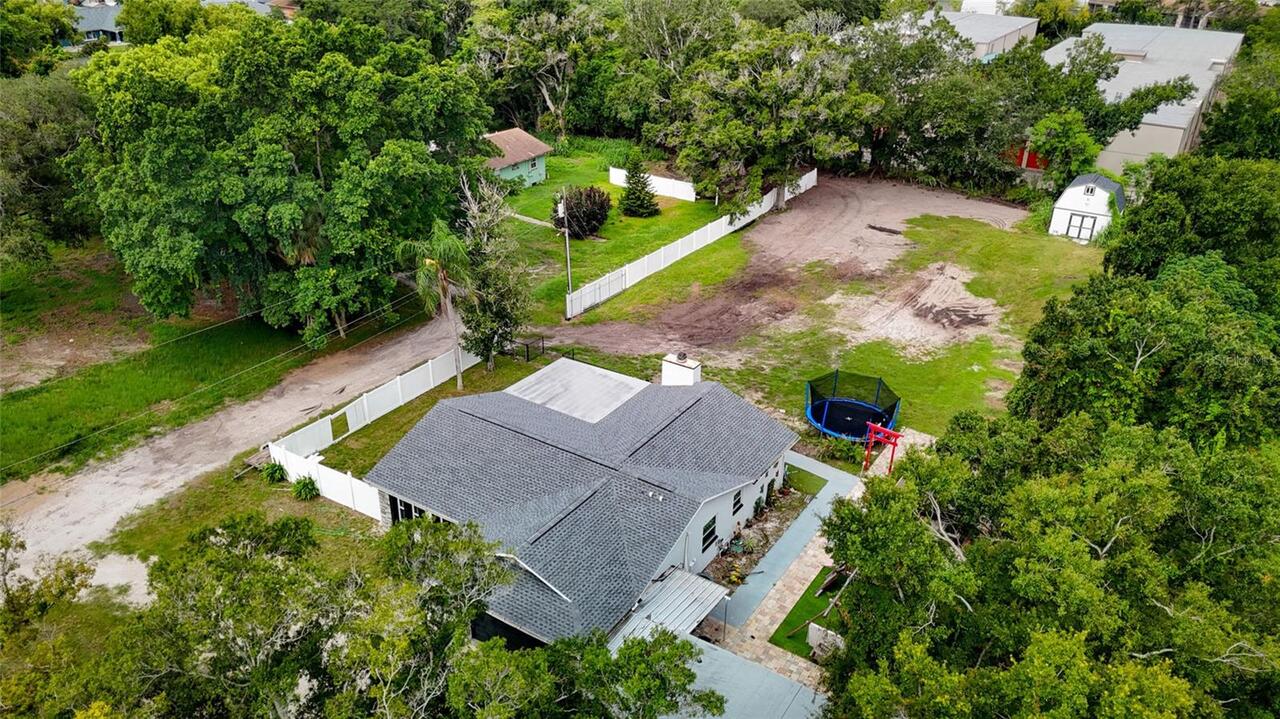 Listing Photo 8