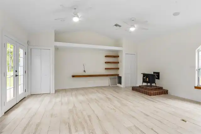 Listing Photo 13