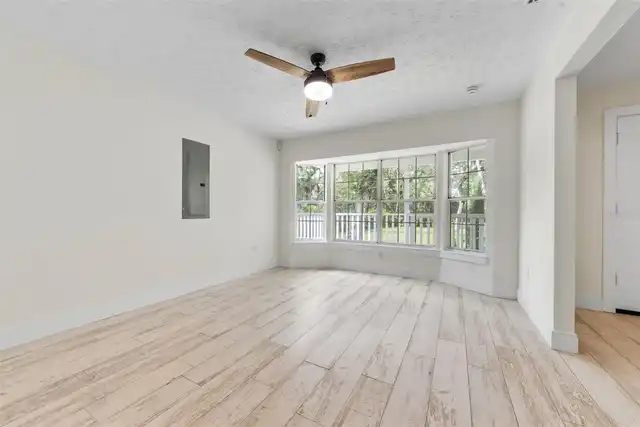 Listing Photo 23