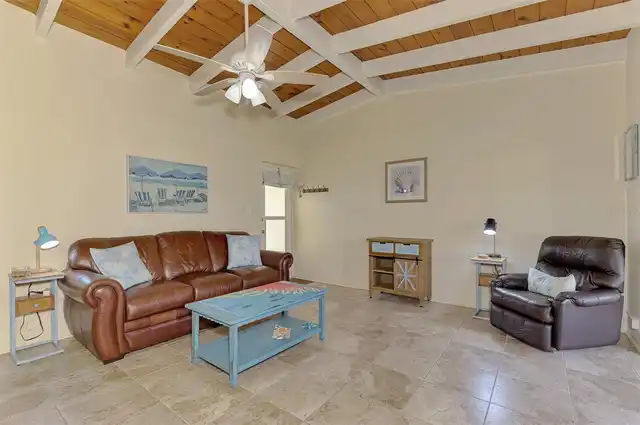 Listing Photo 9