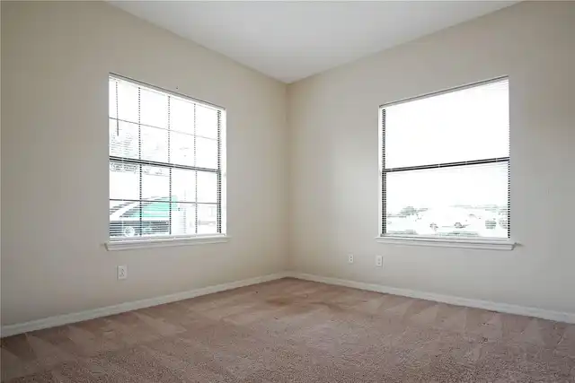 Listing Photo 9