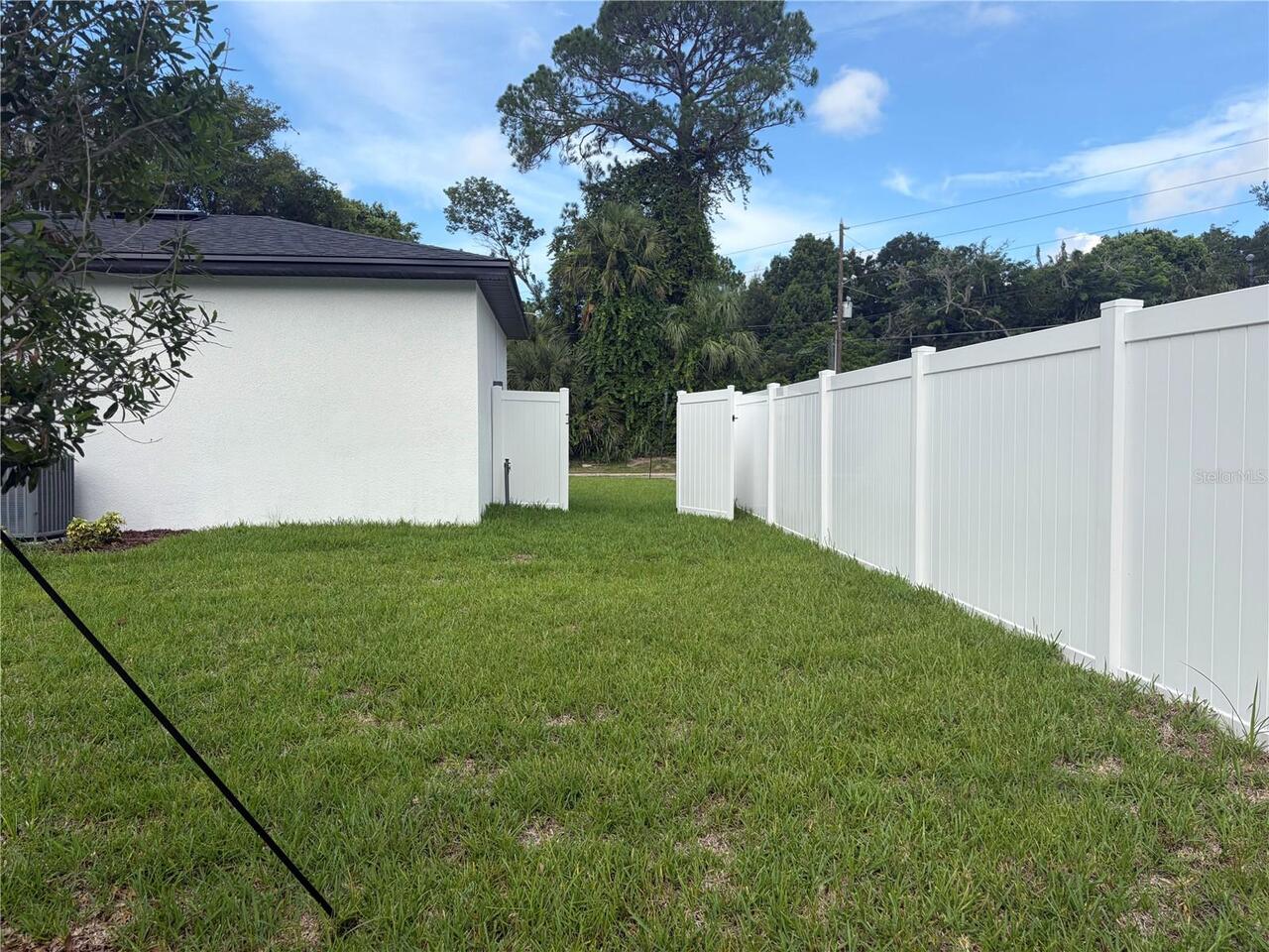 Listing Photo 12