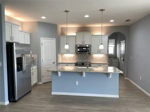 Listing Photo 9