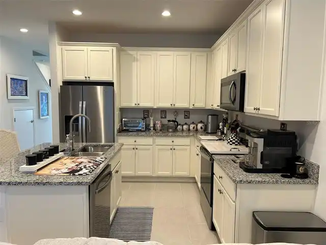 Listing Photo 17